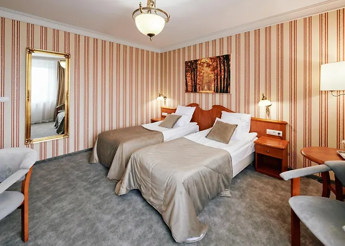 Bialy Dom Henlex Restauracja Hotel