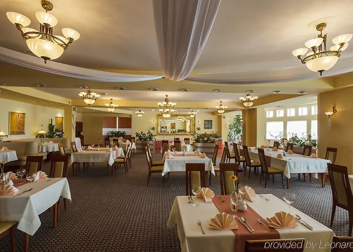 Bialy Dom Henlex Restauracja 3* Posen