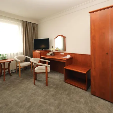 Bialy Dom Henlex Restauracja Hotell