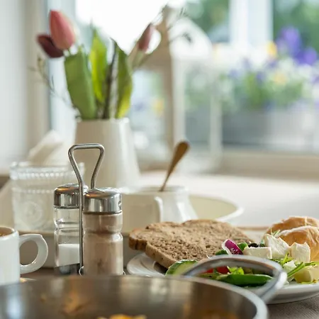 Bialy Dom Henlex Restauracja 호텔 포즈난