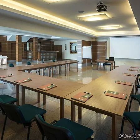 호텔 Bialy Dom Henlex Restauracja 3*
