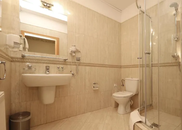 Bialy Dom Henlex Restauracja Hotel