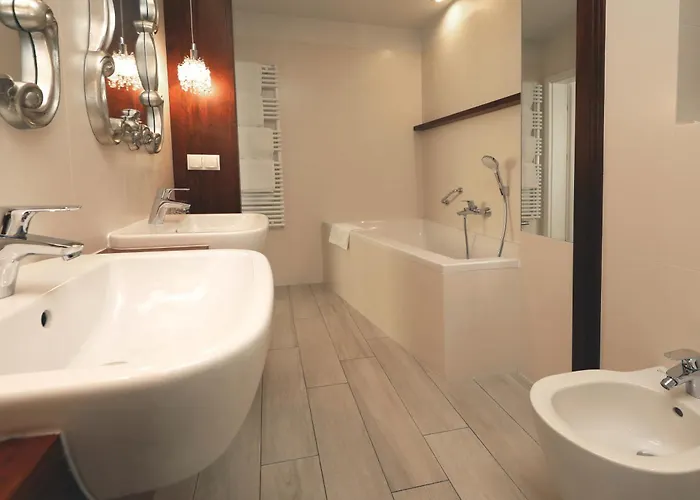 Hotel Bialy Dom Henlex Restauracja 3*